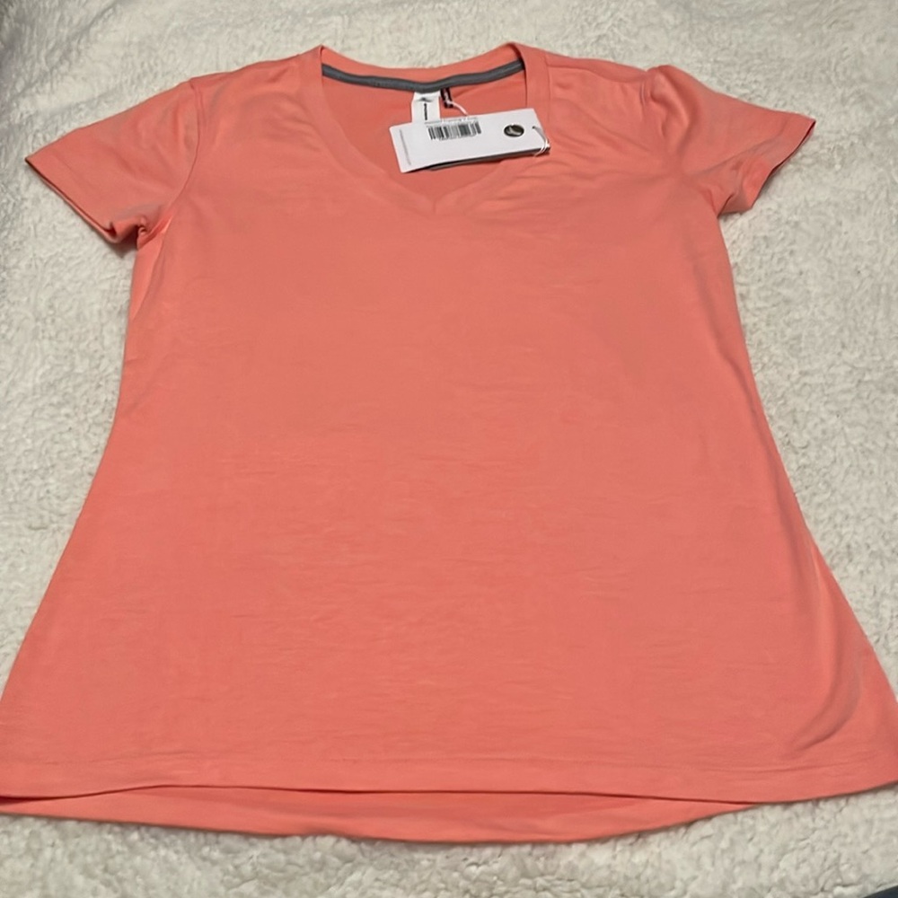 066EA.- Endeavor Athletic. Relaxed Training V. Size Medium.